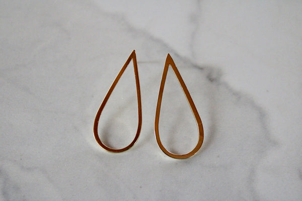 golden minimalist teardrop post earrings