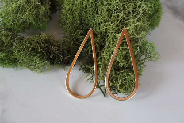 golden minimalist teardrop post earrings