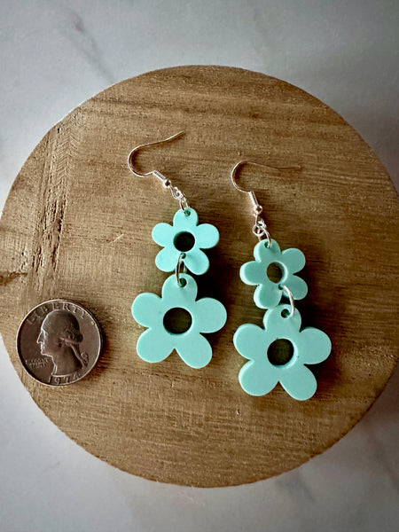 green daisy dangle earrings