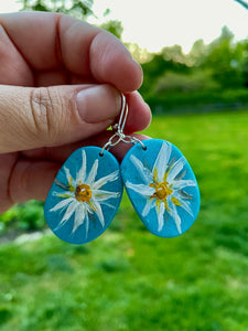 hand painted daisy polymer clay earrings