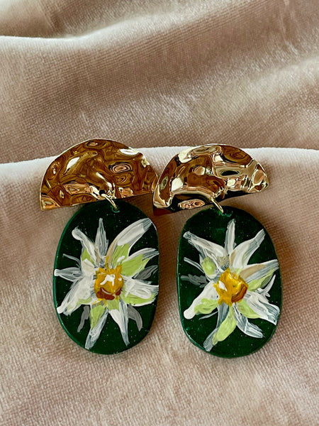 hand painted daisies polymer clay earrings