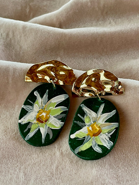 hand painted daisies polymer clay earrings