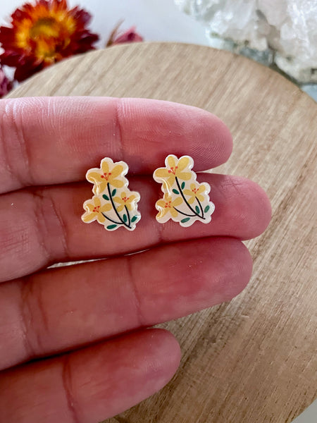 acrylic daisy stud earrings